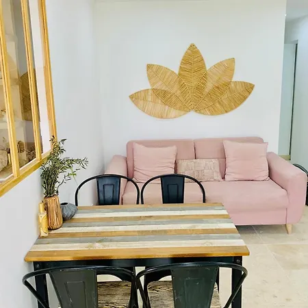 Apartment Garden 2 Bedroom 2 Bathroom